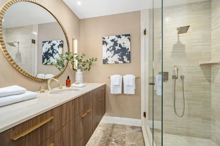 Guest bedroom #2 ensuite