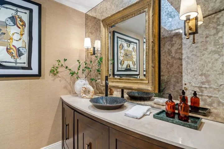 Powder room