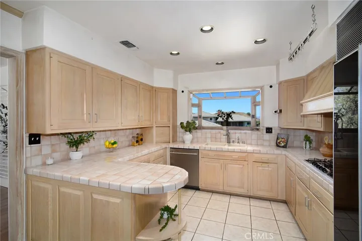22548 Waterbury Street, Woodland Hills, California 91364