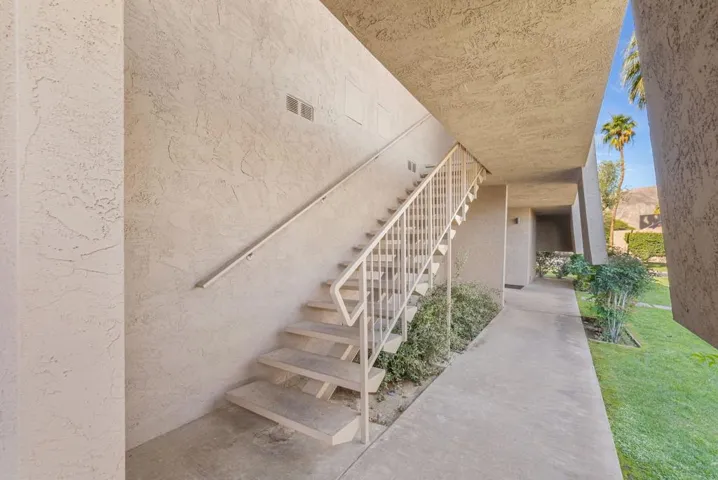 27. 38-web-or-mls-8M4A7344