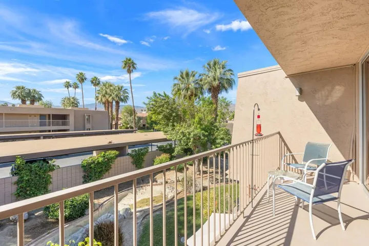 21. 44-web-or-mls-8M4A7284