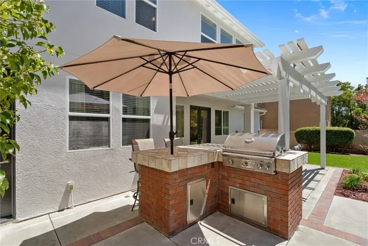 Built in outdoor grill