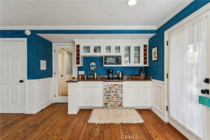 Wet bar