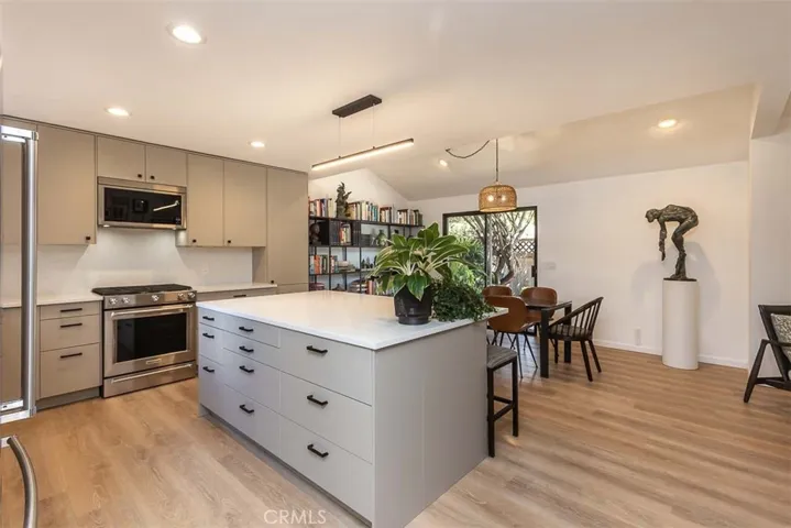 210 Via San Blas, San Luis Obispo, California 93401