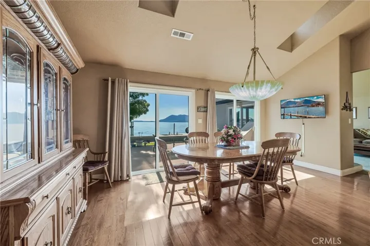 Dinning Area overlooking the deck and the Lake