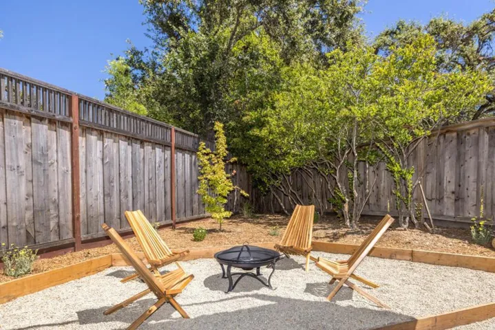 141 Lake Road, Portola Valley, California 94028