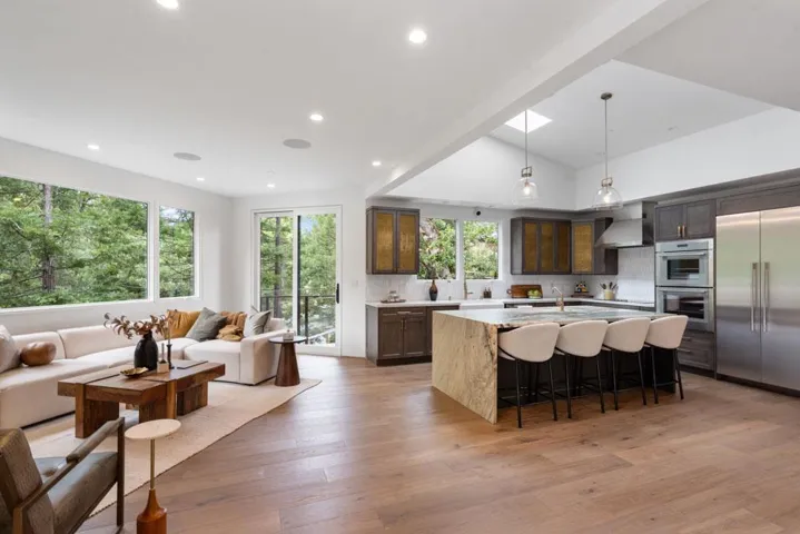 141 Lake Road, Portola Valley, California 94028