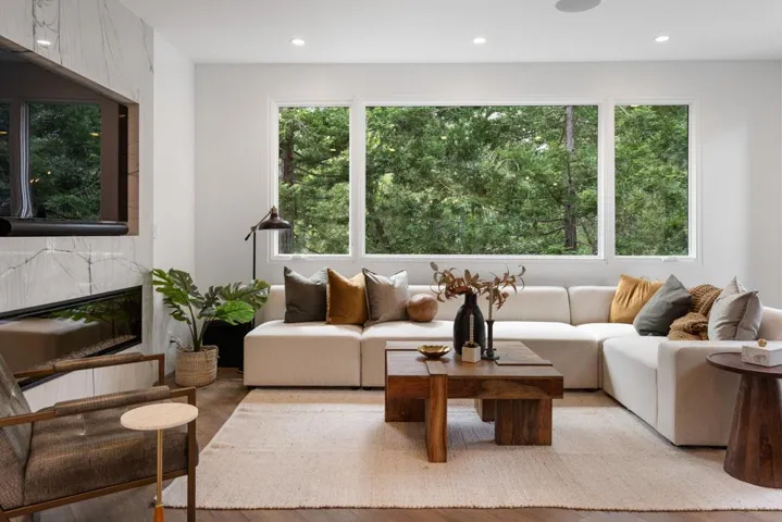 141 Lake Road, Portola Valley, California 94028
