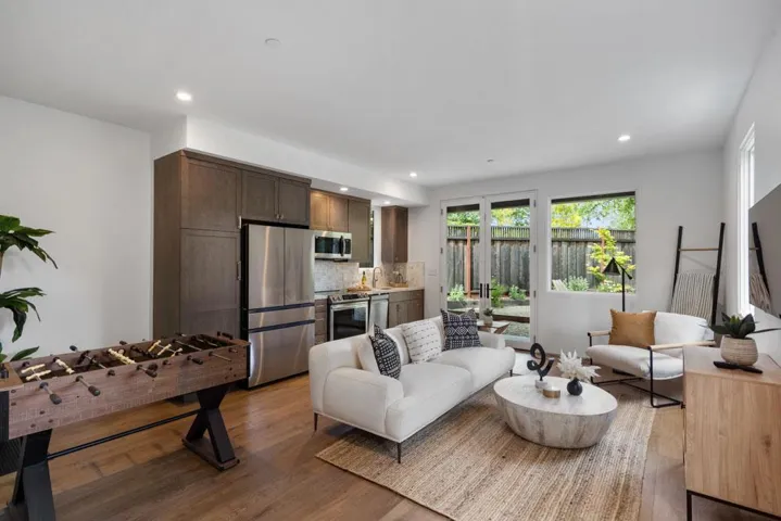 141 Lake Road, Portola Valley, California 94028