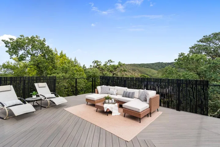 141 Lake Road, Portola Valley, California 94028