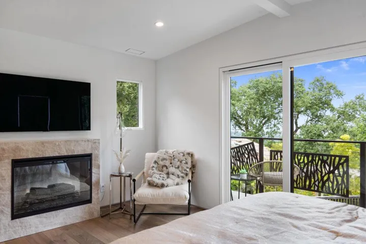 141 Lake Road, Portola Valley, California 94028