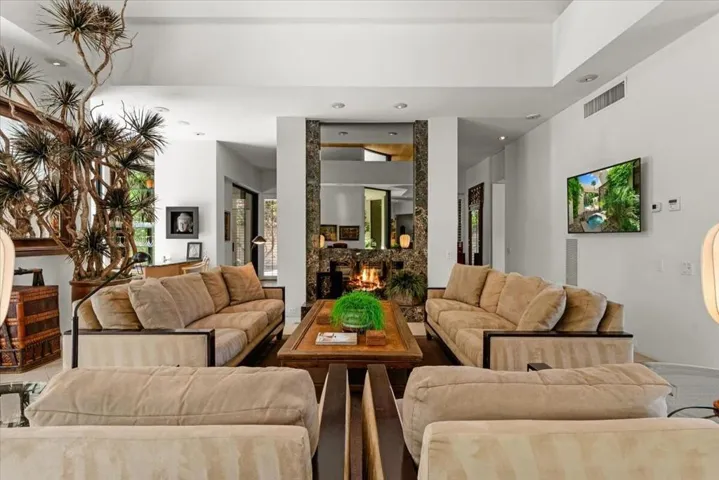 Double fireplace