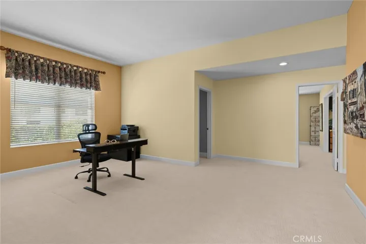 Upstairs loft / potential for bedroom 6