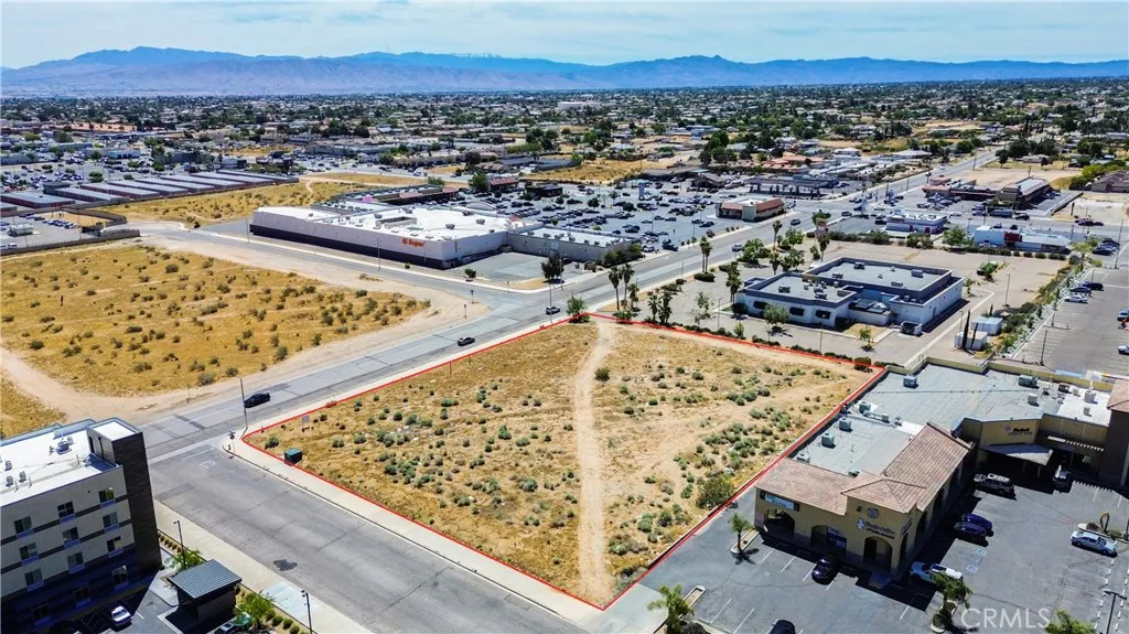 14879 Monarch, Victorville, California 92395 — photo 4
