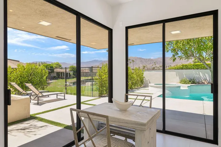 Breakfast Nook On the View