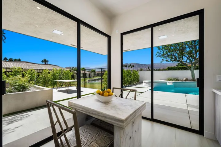 Breakfast Nook on the View