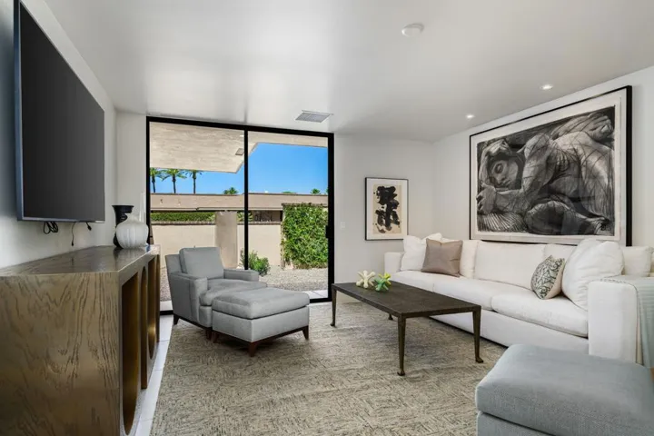 Guest Room 2/Family Room