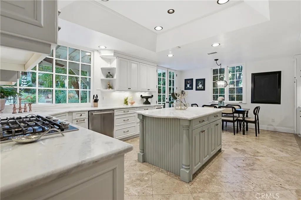 4511 Dulcinea Court, Woodland Hills, California 91364 — photo 4