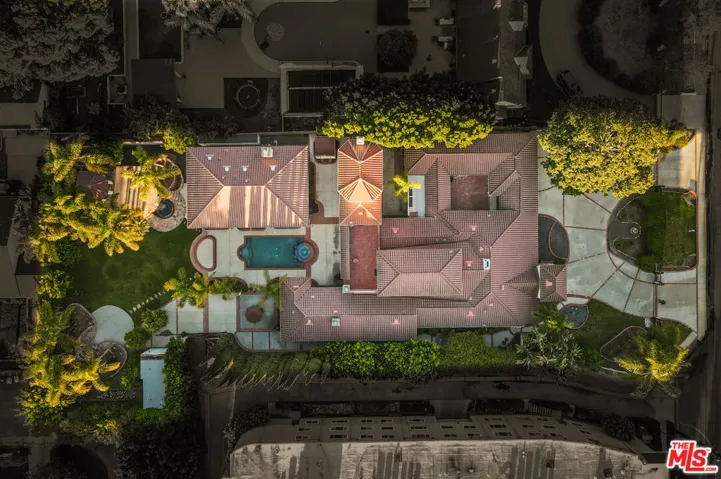 10655 Camarillo Street, Toluca Lake, California 91602