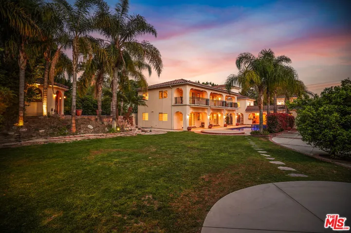 10655 Camarillo Street, Toluca Lake, California 91602