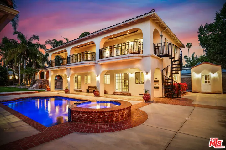 10655 Camarillo Street, Toluca Lake, California 91602