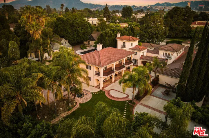10655 Camarillo Street, Toluca Lake, California 91602
