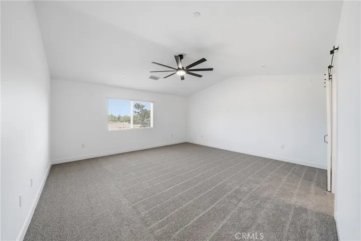 18090 Hinton, Hesperia, California 92345