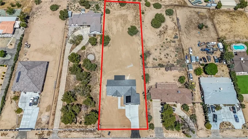 18090 Hinton, Hesperia, California 92345