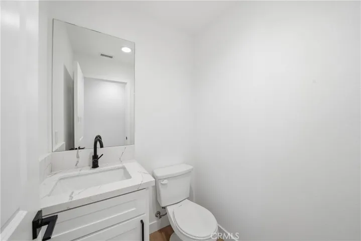 18090 Hinton, Hesperia, California 92345