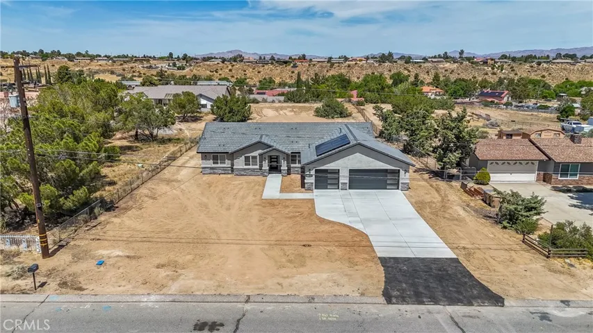 18090 Hinton, Hesperia, California 92345