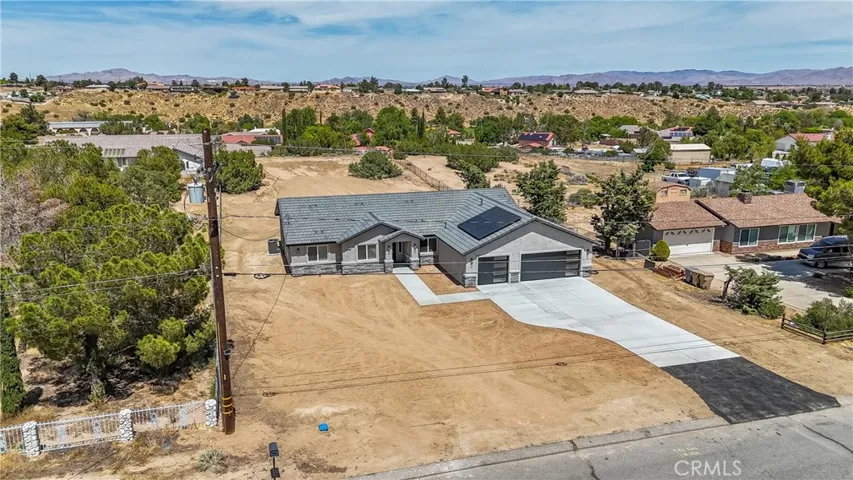 18090 Hinton, Hesperia, California 92345