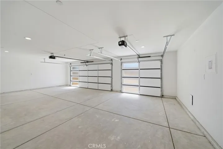 18090 Hinton, Hesperia, California 92345