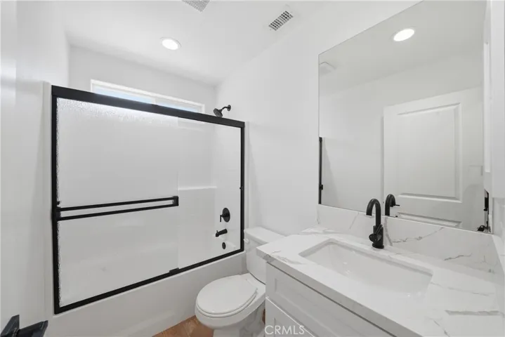 18090 Hinton, Hesperia, California 92345