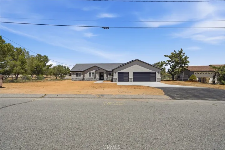 18090 Hinton, Hesperia, California 92345
