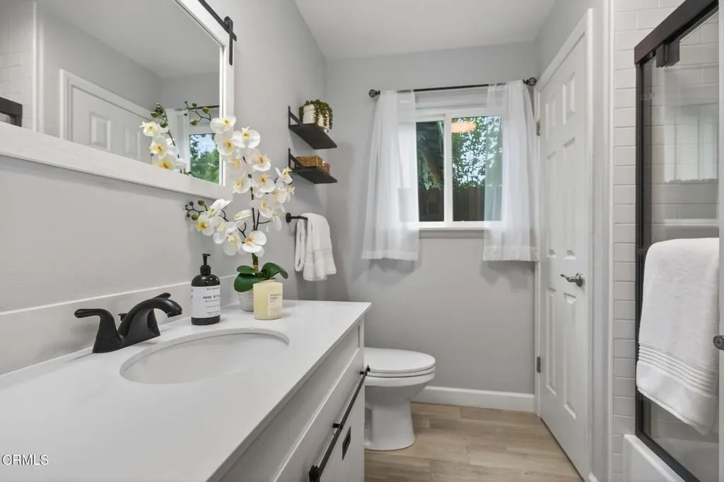 55-web-or-mls-UpmarketMedia-595SLa-085