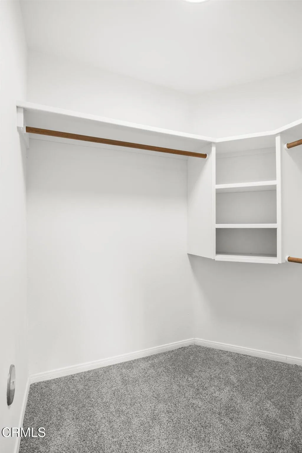 17-web-or-mls-Upmarketmedia_594LaL-66