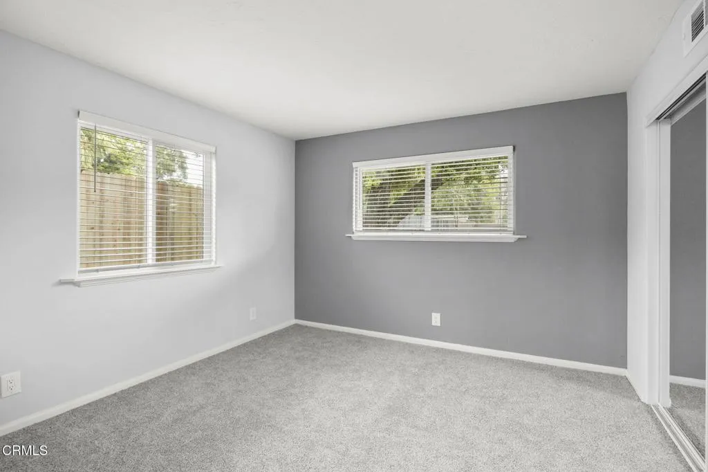 18-web-or-mls-Upmarketmedia_594LaL-69
