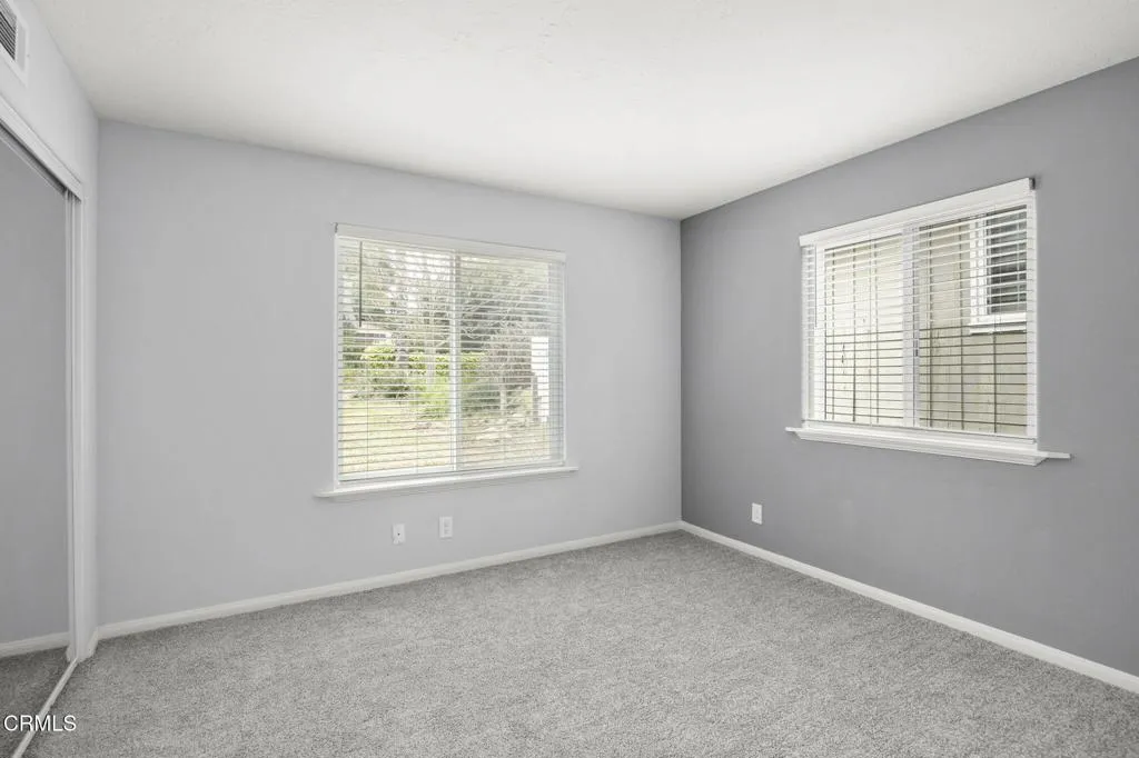 19-web-or-mls-Upmarketmedia_594LaL-72