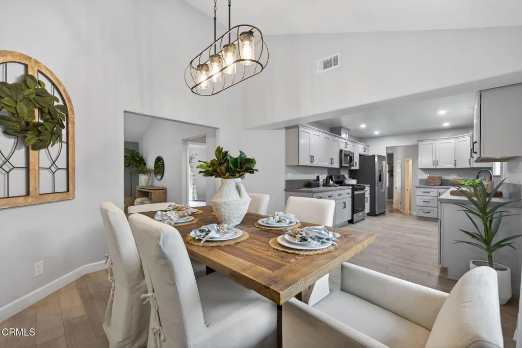 40-web-or-mls-UpmarketMedia-595SLa-041