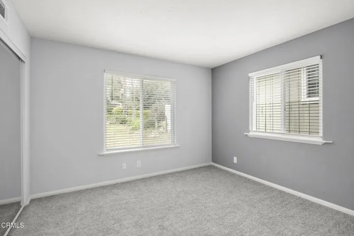 19-web-or-mls-Upmarketmedia_594LaL-72