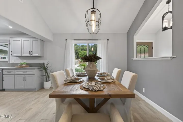 41-web-or-mls-UpmarketMedia-595SLa-044