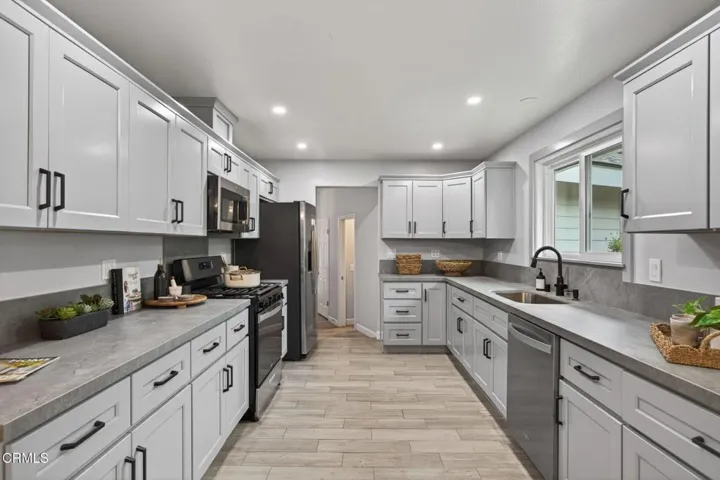 39-web-or-mls-UpmarketMedia-595SLa-037