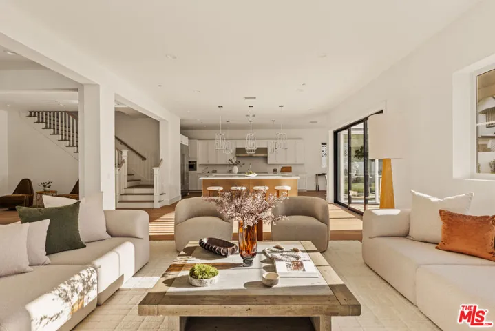 5109 Genesta Avenue, Encino, California 91316