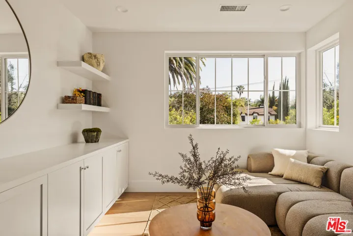5109 Genesta Avenue, Encino, California 91316