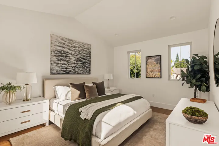 5109 Genesta Avenue, Encino, California 91316