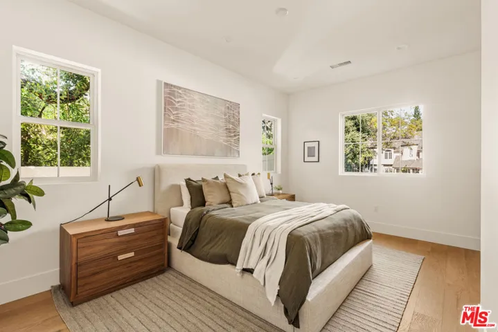 5109 Genesta Avenue, Encino, California 91316