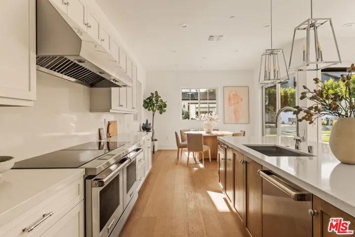 5109 Genesta Avenue, Encino, California 91316