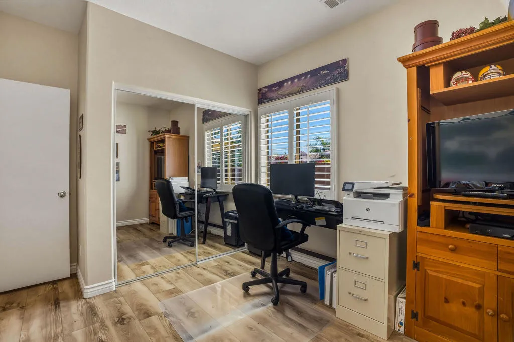 83202BroadmoorDr-22