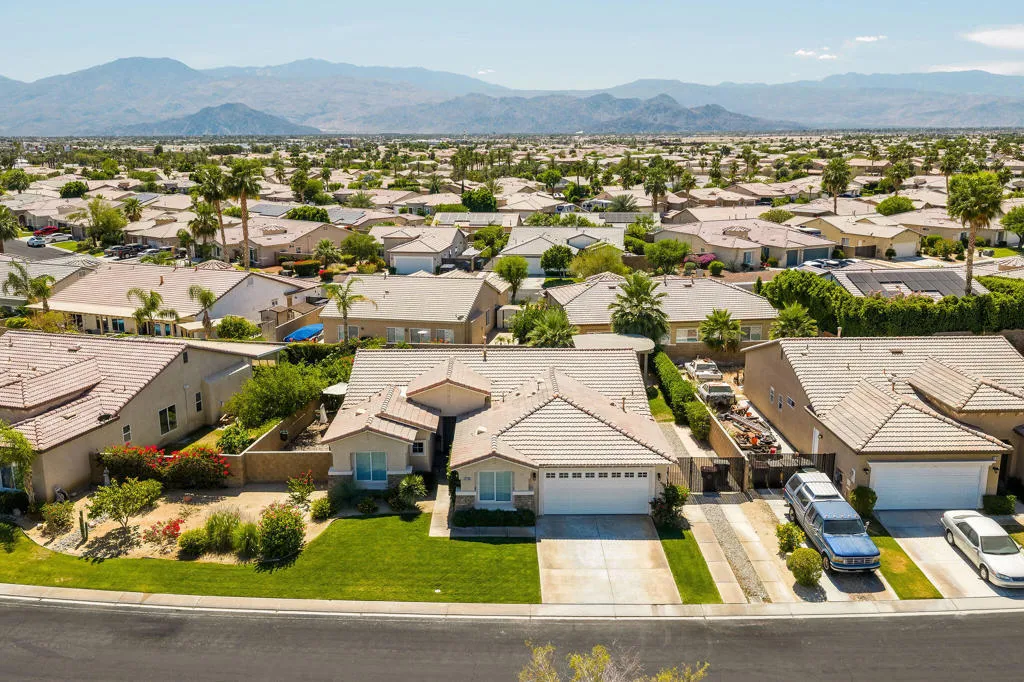 83202BroadmoorDr-54