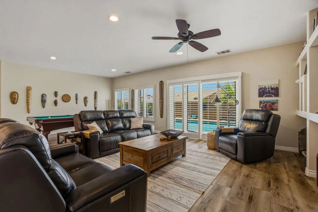 83202BroadmoorDr-11